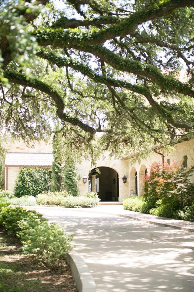 Holly And Austin S Wedding At Houston Oaks Country Club Weddbook