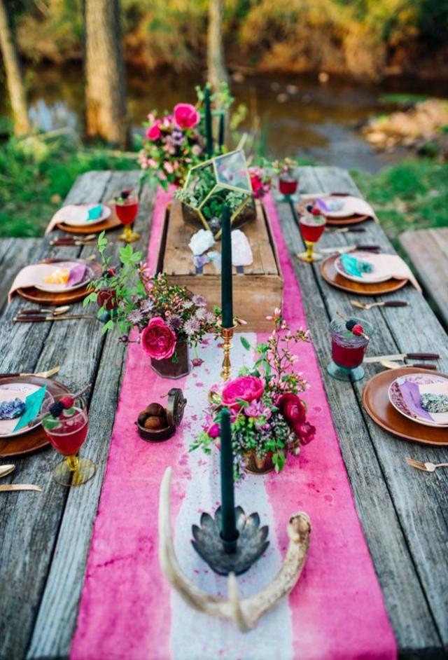 15 Unique Wedding Tablescapes That Take The Cake