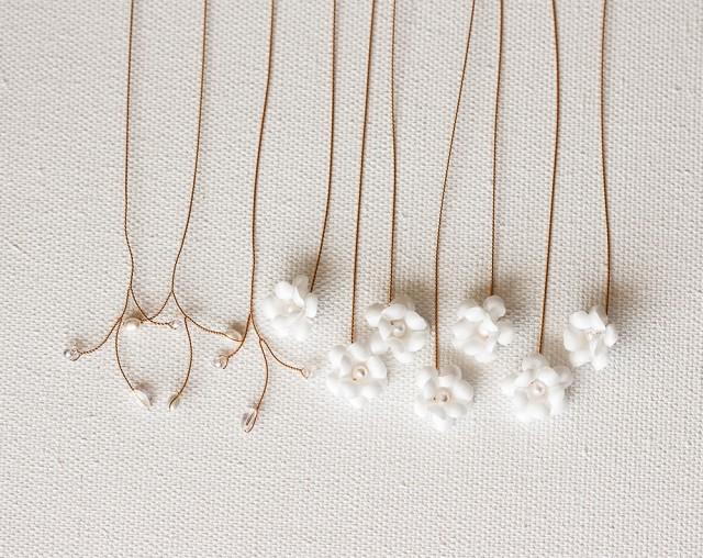 White flowers, Flowers for braids, Gold branches hair accessory, Flowers for hair, Boho hair flower, Crystal branches for hair, Braid.