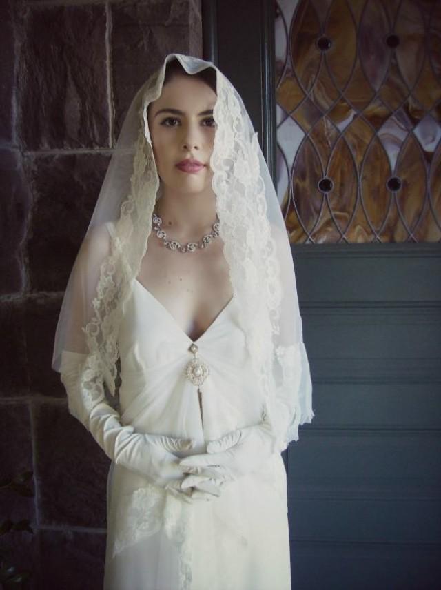 wedding photo - The Ivory Lace Mantilla