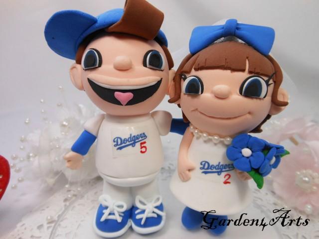 NEW--Custom wedding cake topper--Love college/sports team MASCOT couple with circle clear base