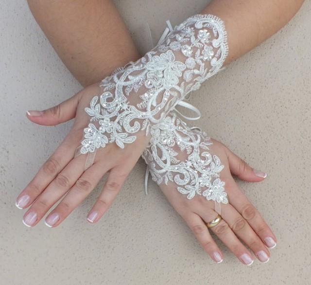 wedding photo - Free ship, Ivory lace Wedding gloves, pearl beads embroidered bridal gloves, fingerless lace gloves,handmade