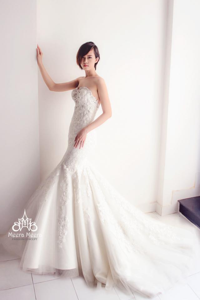 wedding photo - Sweetheart Trumpet lace Wedding Dress with crystal Beaded details from Meera Meera