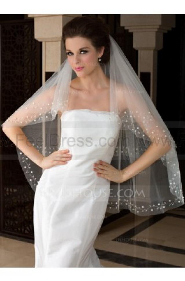 wedding photo - Two-tier Fingertip Bridal Veils With Cut Edge