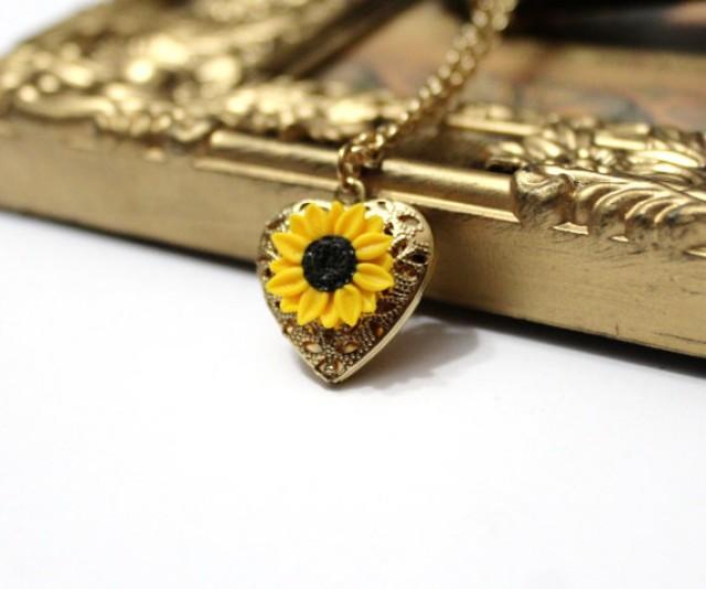 wedding photo - Sunflower Heart locket necklace, Gold Sunflower, Locket Wedding Bride, Bridesmaid Necklace, Birthday Gift, Sunflower Photo Locket