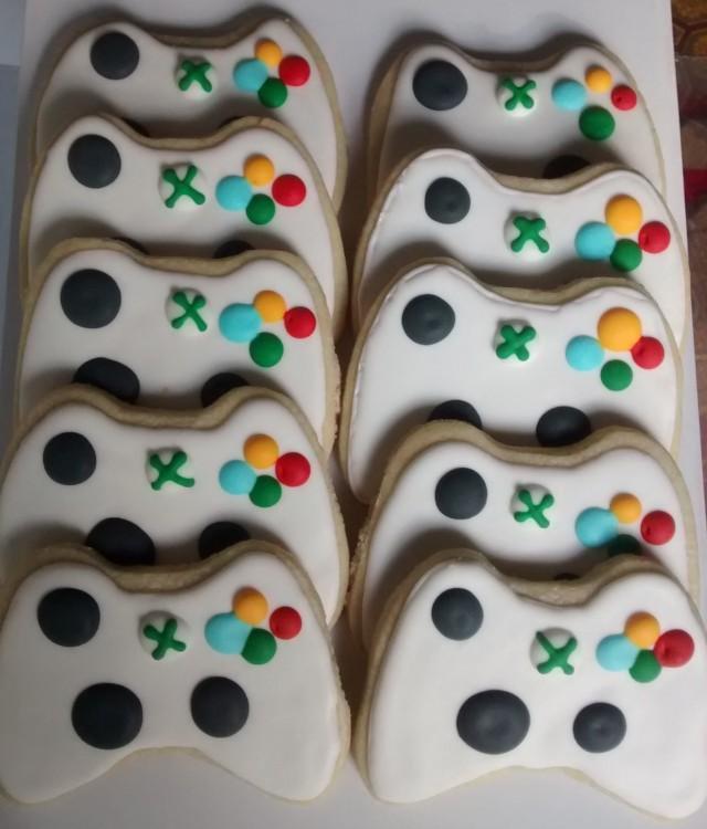 Xbox game controller mini 2&quot; sugar cookies or large  3.5 &quot;  with royal icing,game controller,remote control