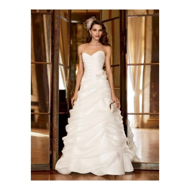 Funky Pure White Sweetheart Flower Ruched Satin Chapel Train Wedding Dress for Brides In Canada Bridal Gowns Prices - dressosity.com