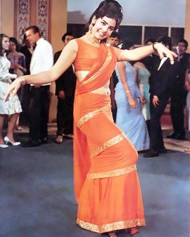 wedding photo - Bollywood Theme Party Ideas - Dress Up Like Never Before! 