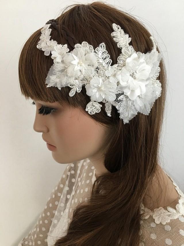 wedding photo - Bridal Lace Hair Comb, ivory Floral Wedding Headpiece, Bridal Lace Fascinator, lace Comb, Lace hair, Wedding Hair, Bridal Hair, Accessories
