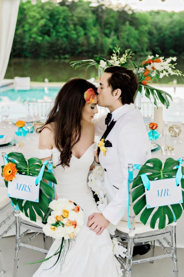 Modern Luxury Poolside Wedding Inspiration with Tropical Flair - Belle The Magazine