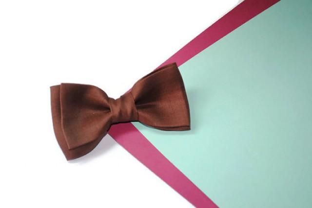 wedding photo - Brown Wedding bow tie Men's gift Dark brown linen bow tie Dad gift Groomsmen gifts ideas Godson gift Brown pocket square Gifts for brother