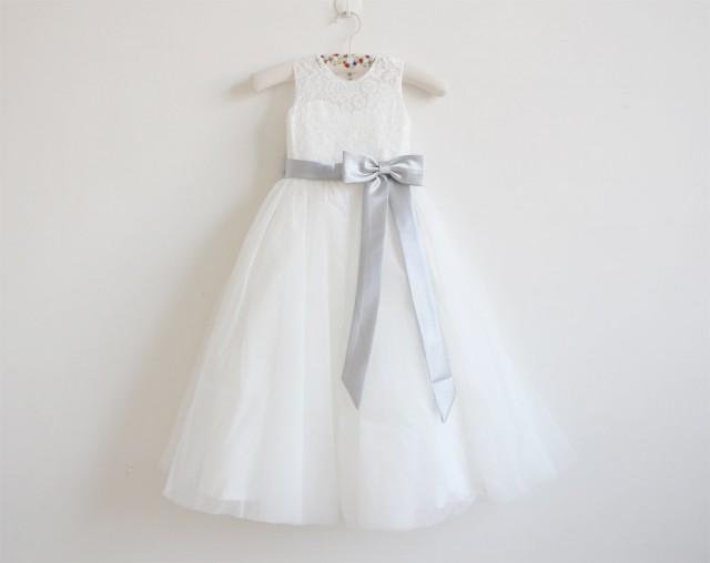 Light Ivory Flower Girl Dress Silver Baby Girls Dress Lace Tulle Flower Girl Dress With Silver Sash/Bows Sleeveless Floor-length