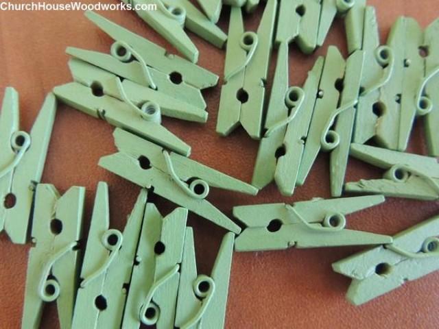 wedding photo - Pack of 100 Mini Light Green Clothespins