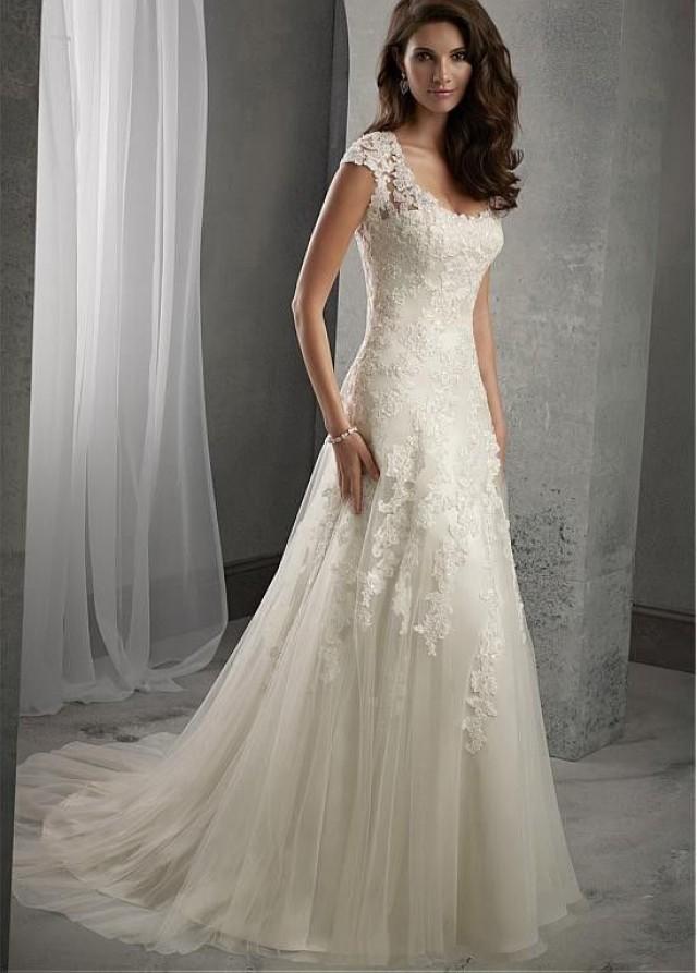 wedding photo - Elegant Tulle Scoop Neckline Natural Waistline A-line Wedding Dress With Beaded Lace Appliques