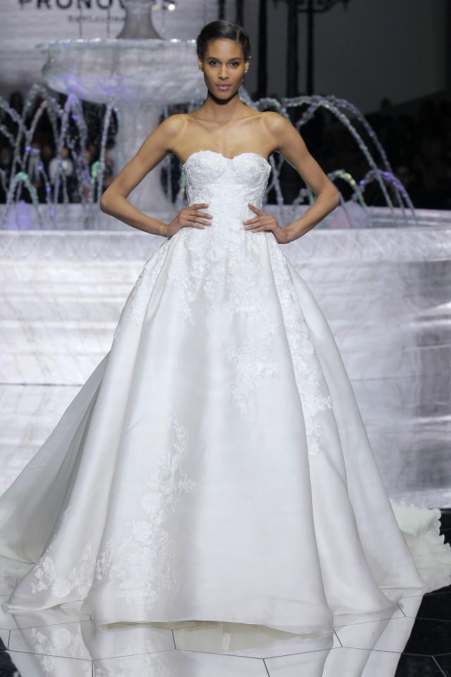 Robes de mariée collection 2018 : 4 tendances qui vont cartonner - Mariage.com