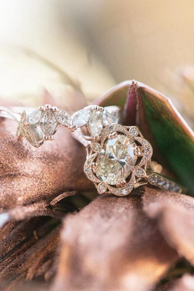 wedding photo - Gorgeous And Elegant Floral Engagement Rings