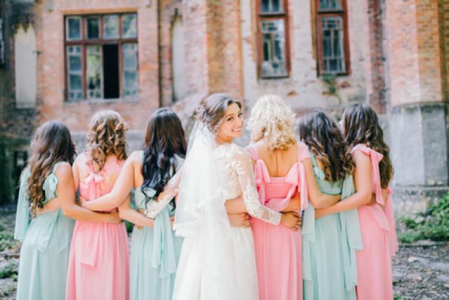 wedding photo - The Perfect Trinkets for Your Bridesmaids
