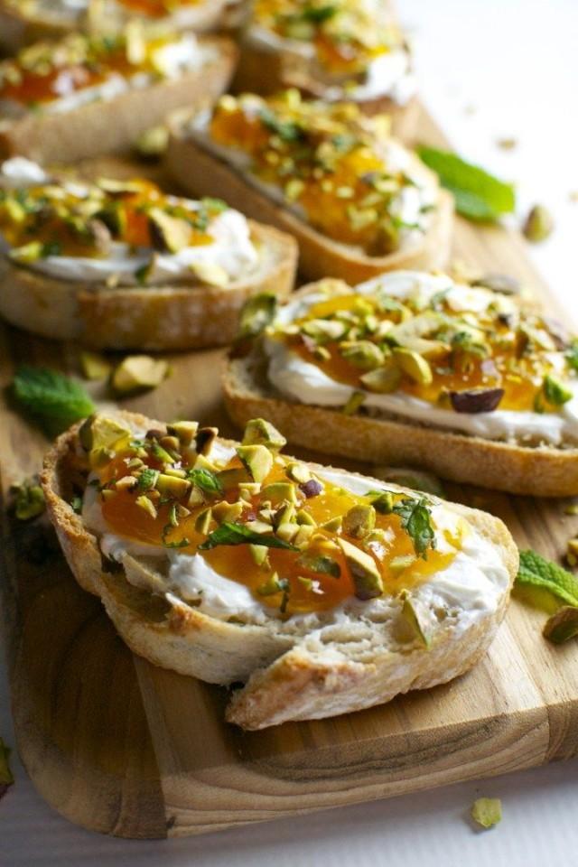 Goat Cheese And Apricot Crostini With Pistachios And Mint