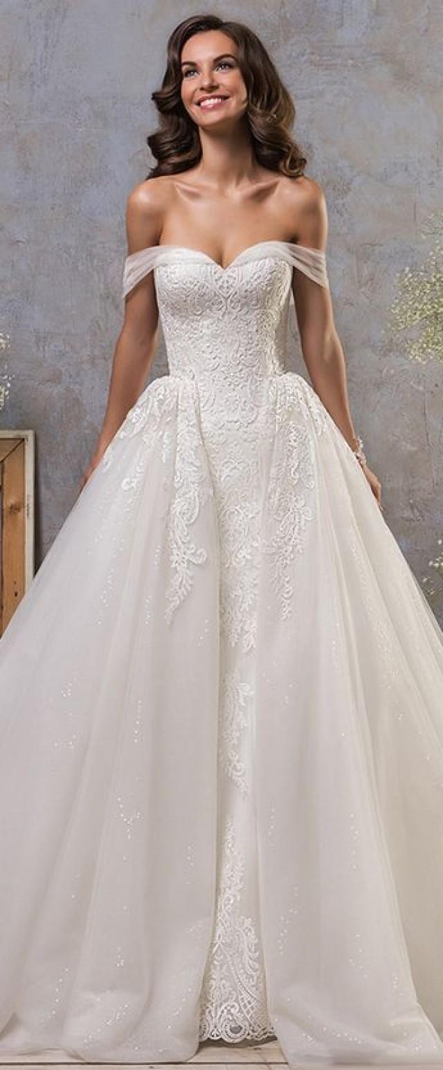 Stunning Tulle Off-the-shoulder Neckline 2 In 1 Wedding Dress With Lace Appliques & Detachable Skirt 