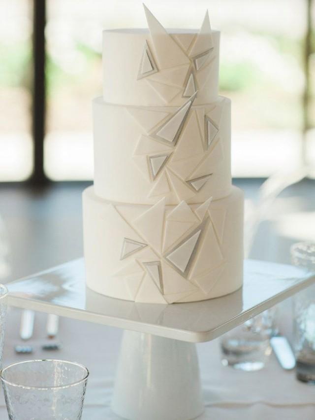 27 Gorgeous Wedding Cakes That Are Almost Too Pretty To Eat