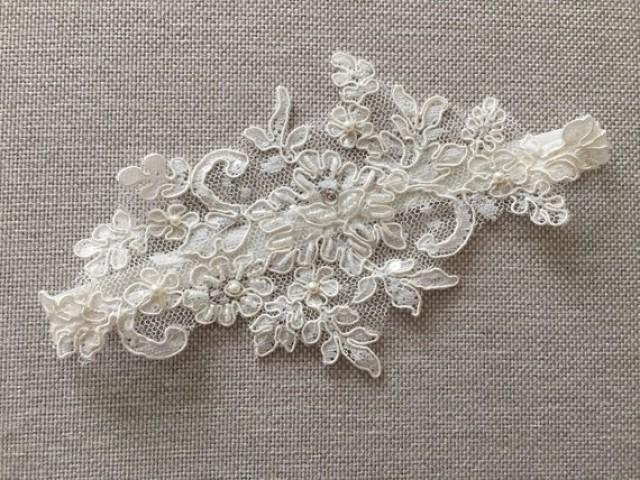 wedding photo - Bridal lace garter, wedding garter, Garter, White garter, pearl garter, Rustic Garter,