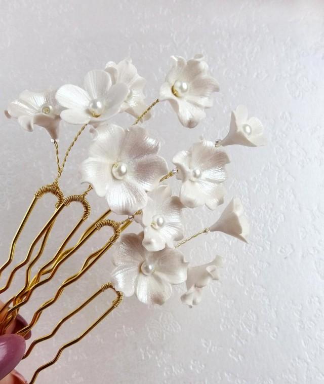 wedding photo - Floral hair pins Small white flowers, Wedding hair piece bridesmaid gift, Bridal bobby pin Hair accessory