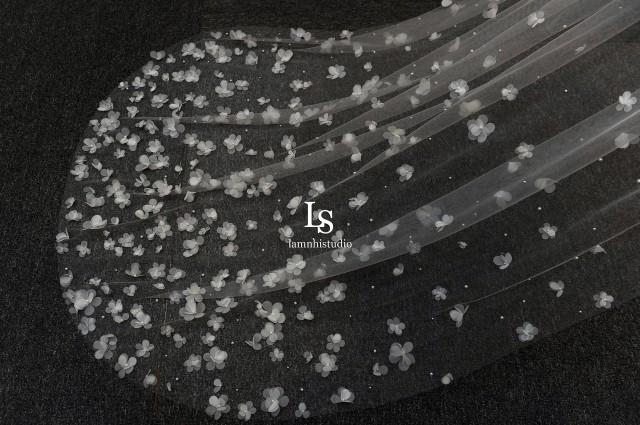 LS125/ 3D floral veil/ 1 tier veil/ chapel veil/ bridal veil/ weddingveil/custom veil