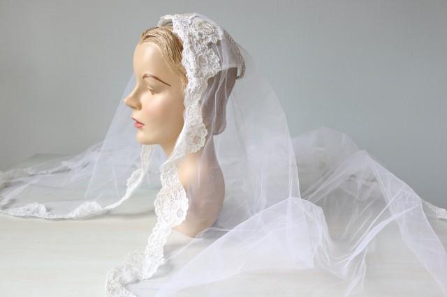 Vintage Wedding Veil Headpiece Lace 1960s Elbow Length