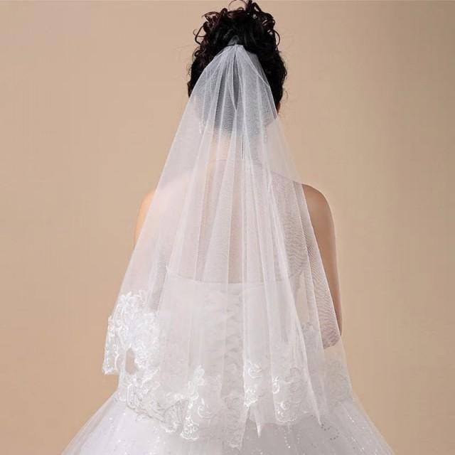 Ivory Tulle One Layer Bridal Veil With Flower Lace Trim Edging
