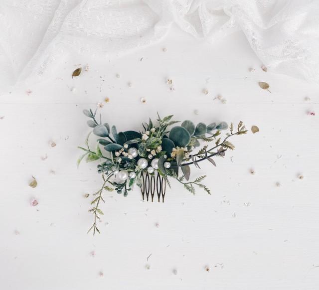 Flower hair comb, Beaded hair comb, flower hair comb with beads, Flower hair pins, Wedding flower hair clip, Bridal flower hair piece