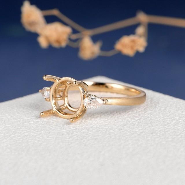 Custom Engagement Ring Setting Pear Cut Moissanite Setting Diamond Setting Semi Mount Personalize Yellow Gold Three Stone Ring Vintage Matte