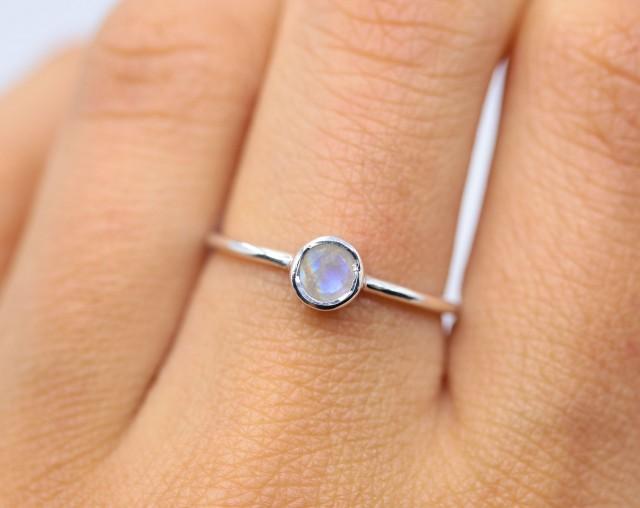 Natural moonstone ring, dainty ring, womens ring, silver ring, moonstone jewelry, minimalist ring, delicate ring, rainbow moonstone