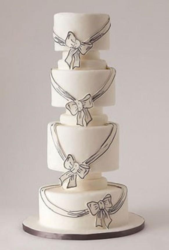 wedding photo - White Fondant Special Wedding Cake 