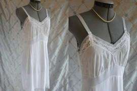 Wedding - 60s 70s Lingerie // Vintage 1960s 1970s White Lacy Slip with Embroidered Flowers Size 38