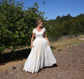Wedding - Vintage  Wedding Dress Prairie Style Farm or Barn Wedding Dress Cahill Beverly Hills Size Sm