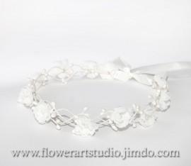 Wedding - White Bridal Flower Crown, Feminine Floral Crown, Flower Girl Hair Wreath, White Bridal Headpiece, Flowergirl flower crown, Girls halo.
