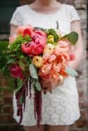 10 Gorgeous Oversized Wedding Bouquets 