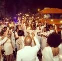 Tous les invités vêtus de blanc pour le mariage Solange Knowles, la sœur de Beyoncé - Mariage.com - Robes, Déco, Inspirations, Témoignages, Prestataires 100% Mariage