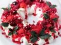 How to Make Berry Christmas Pavlova - Cooking - Handimania