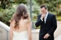 Quand le marié découvre la mariée dans sa belle robe - Mariage.com - Robes, Déco, Inspirations, Témoignages, Prestataires 100% Mariage