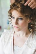 Ein traumhaft schönes, natürliches Braut Make-Up für rote Haare 