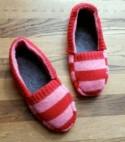 How to Make Upcycled Sweater Slippers - Sew - Handimania