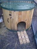 How to Make Cable Spool Hen House - DIY & Crafts - Handimania