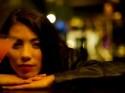 Solo und selbstbewusst: 5 Gründe, wieso eine Frau allein in eine Bar gehen sollte