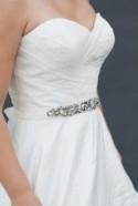 DIY : une ceinture de perles pour sublimer votre robe de mariée - Mariage.com