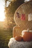 DIY Tutorial: a No-Knit Autumnal Wool Wedding Garland