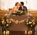 Quels invités placer à la table des mariés ? - Mariage.com