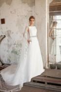 40 Simple Wedding Dresses With Standout Details! - Modern Wedding