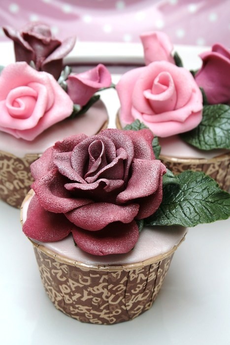 زفاف - Pink Rose Cupcakes