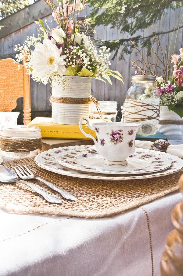 Hochzeit - Vintage Inspired Shabby Chic Backyard Wedding With Lovely Floral Details